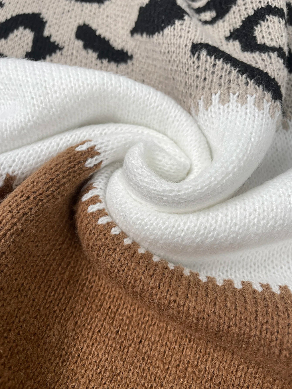 GR | Gemütlicher Moderner Pullover