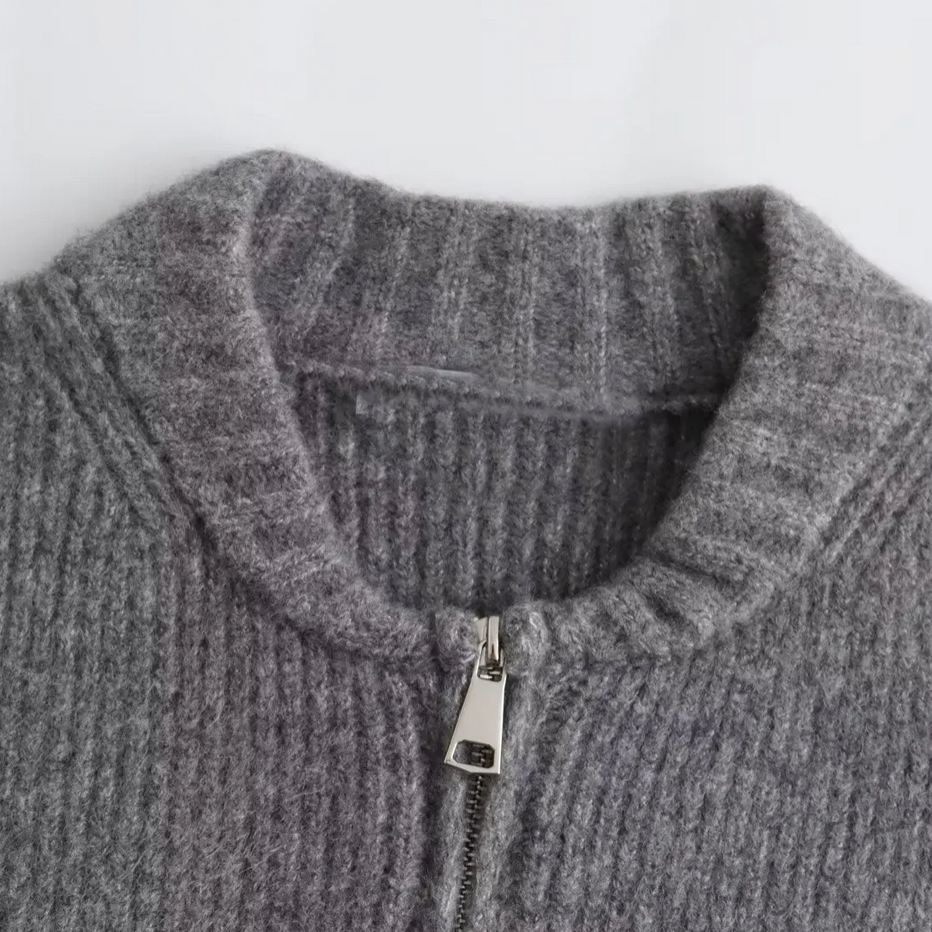 Large cardigan with zipper