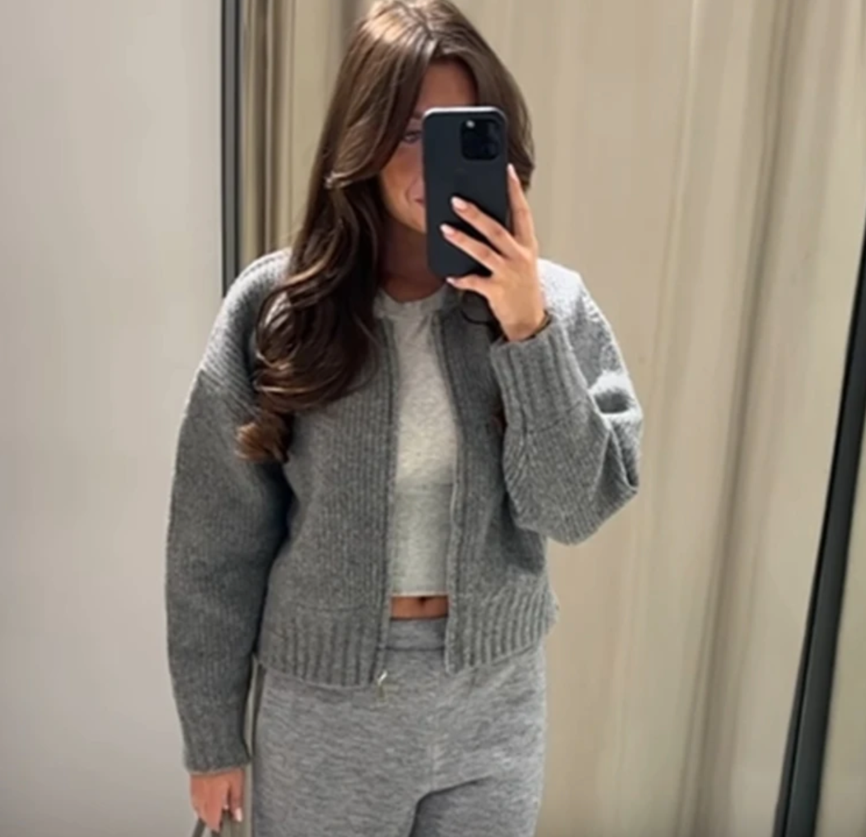 Large cardigan with zipper