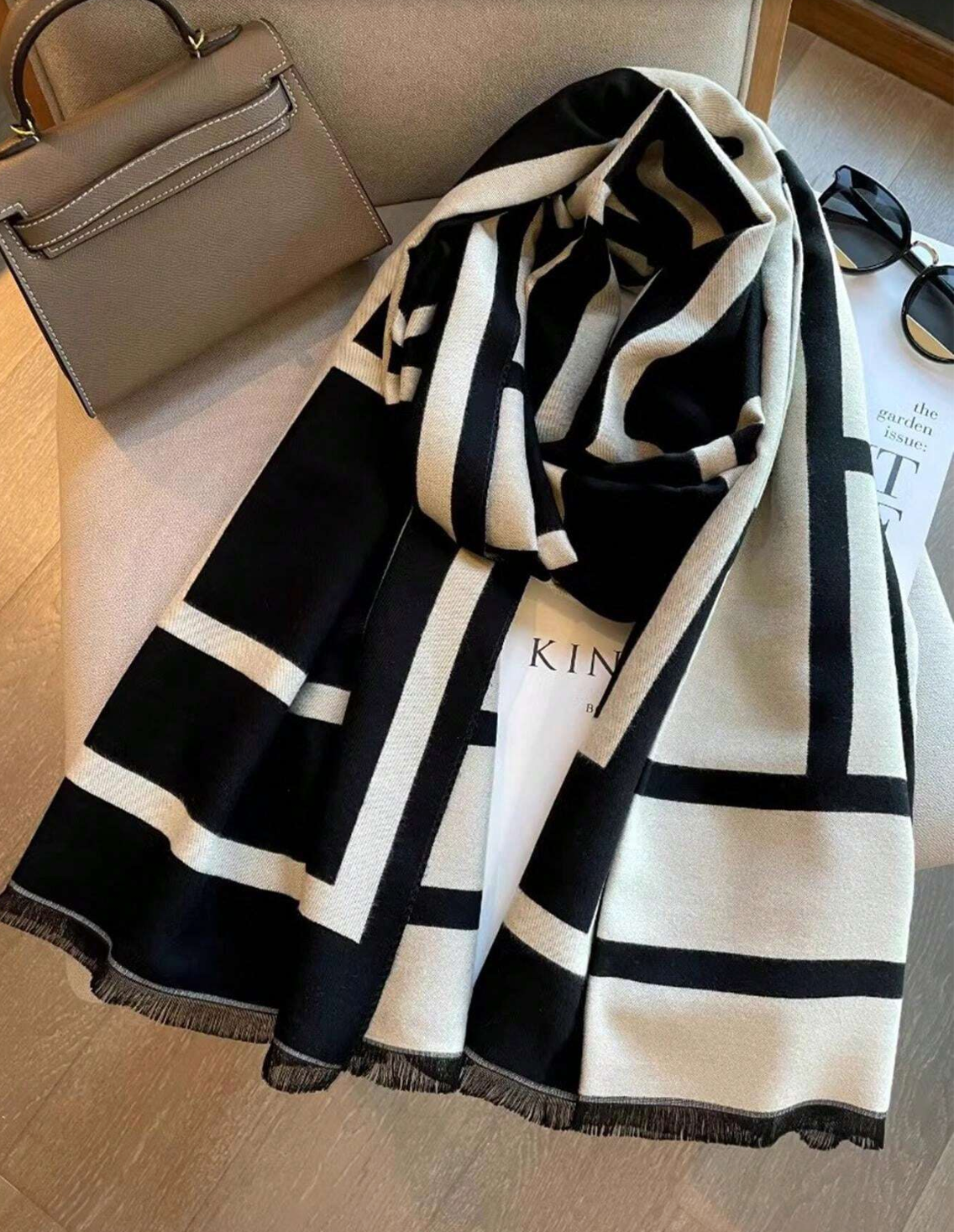 GR | Zeitloser Grafik Schal