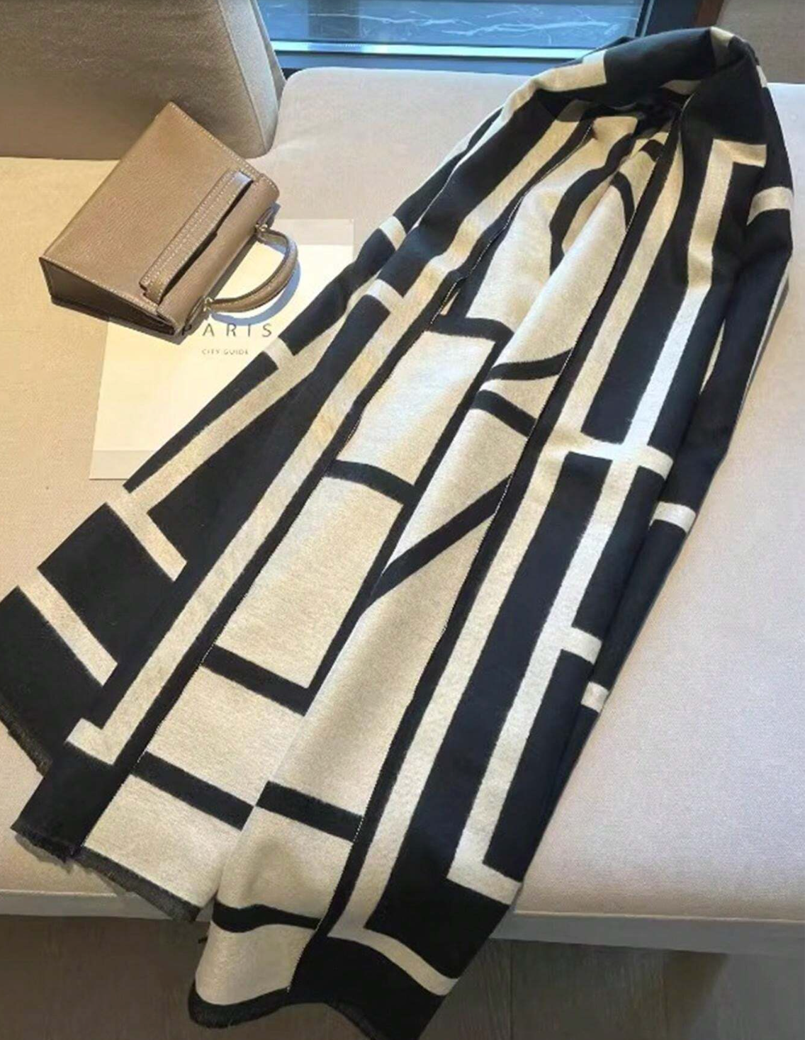 GR | Zeitloser Grafik Schal