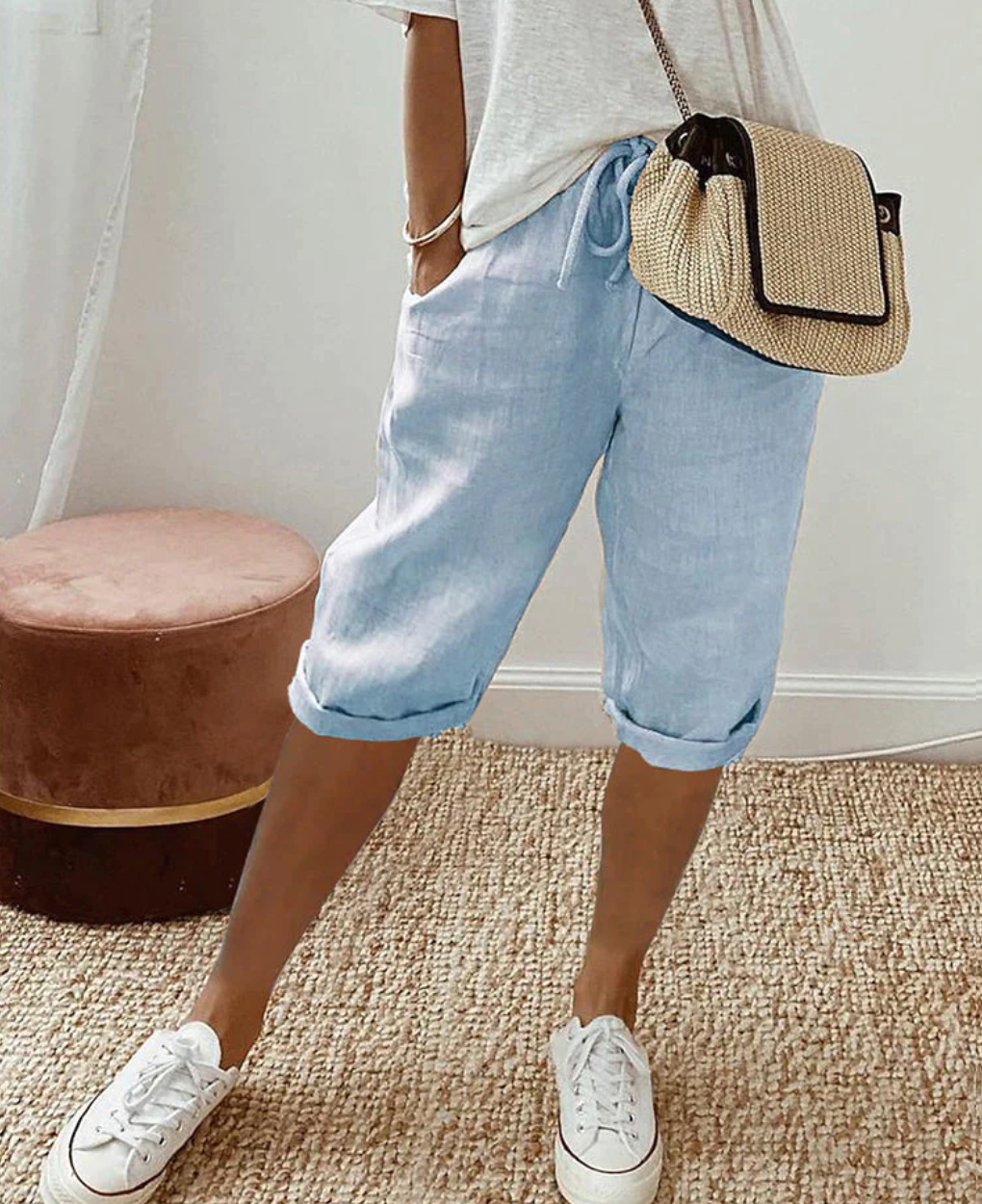 GR - Short, trendy, fashionable knee-length breeches for women