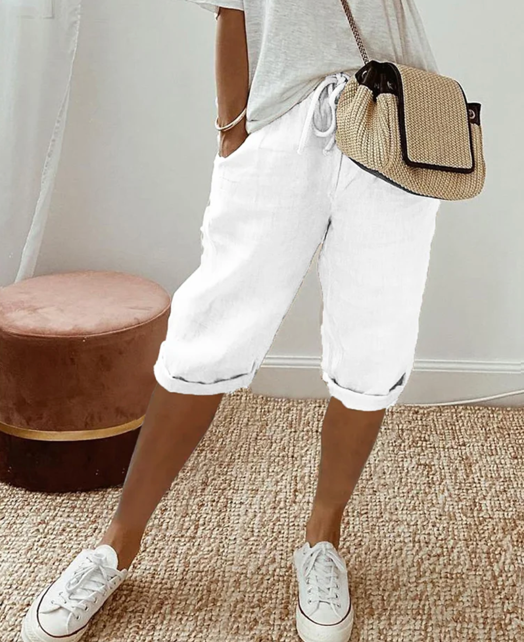 GR - Short, trendy, fashionable knee-length breeches for women