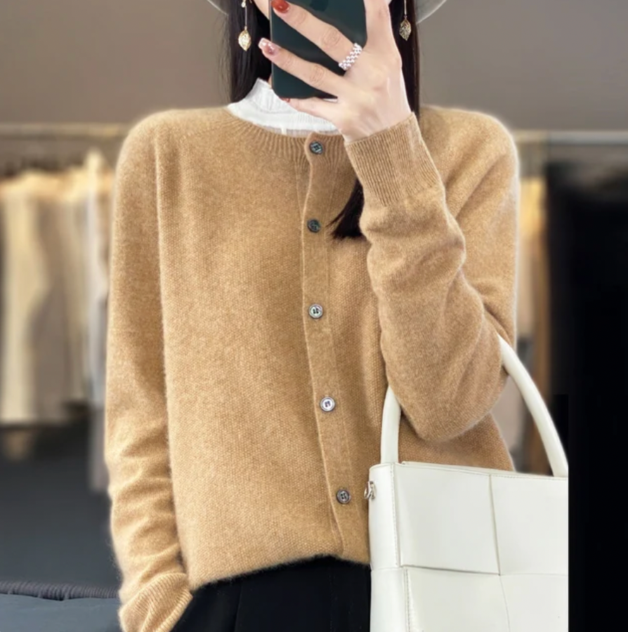 GR | Klassische Wollstrickjacke