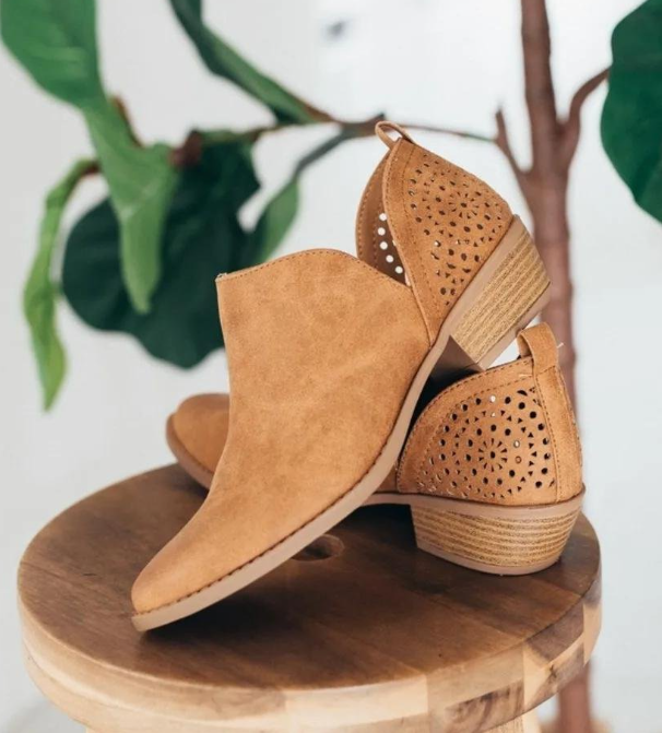 GR | Stylish Orthopedic Boots