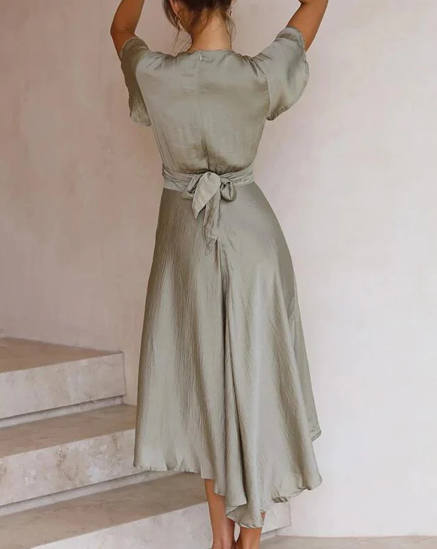 GR | Elegant V-neck dress with butterfly sleeves