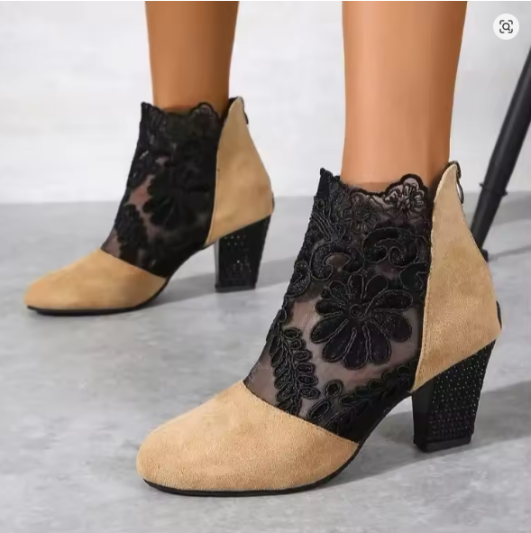GR - Sandals with lace flowers