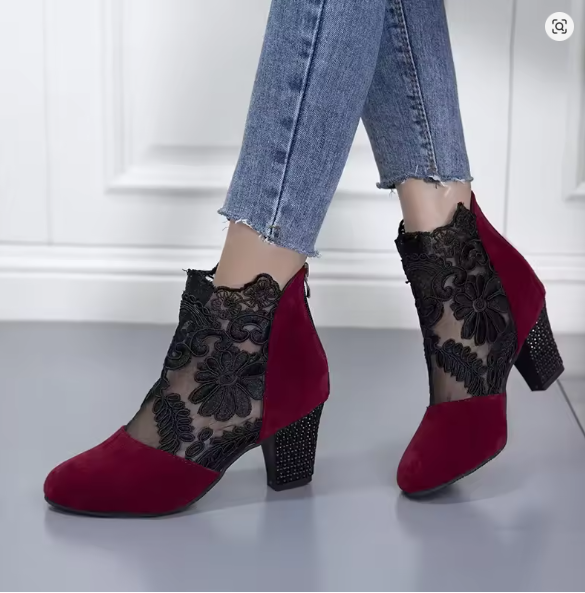 GR - Sandals with lace flowers