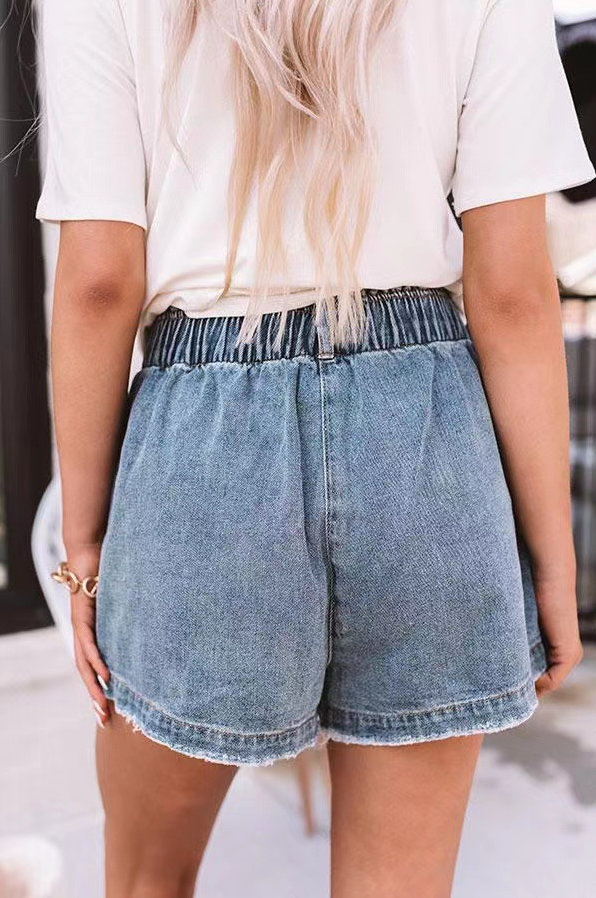 Women's denim shorts with elasticated waistband and relaxed fit, size