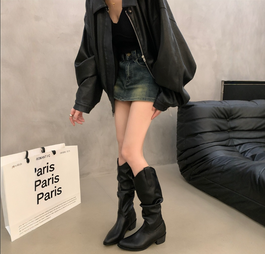GR - Vintage suede boots with ruffles