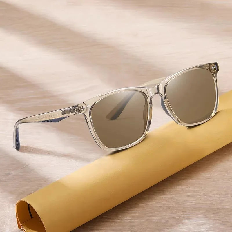 GR | Classic sunglasses with a transparent frame