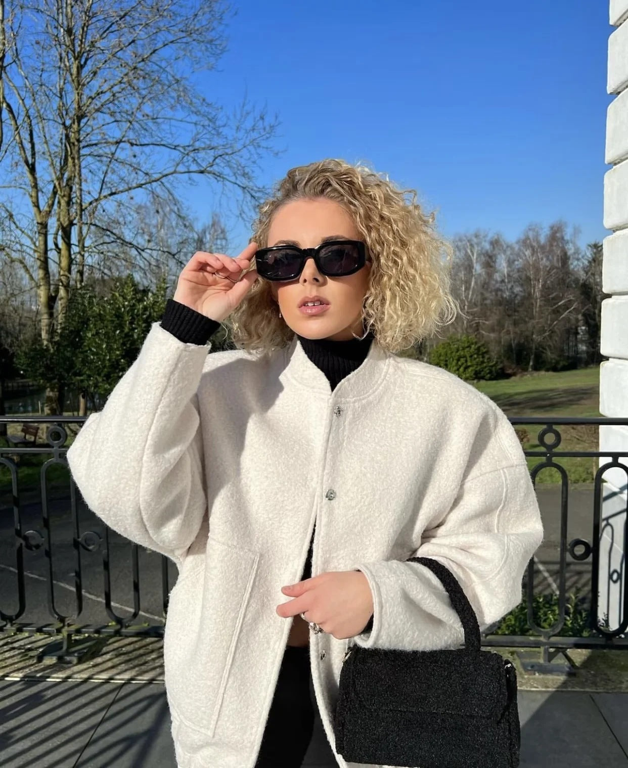 GR - Oversized wool coat with round neck and buttons