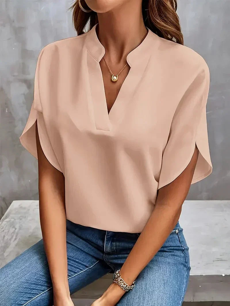 GR | Classic V-neck top – Timeless & comfortable for everyday wear
