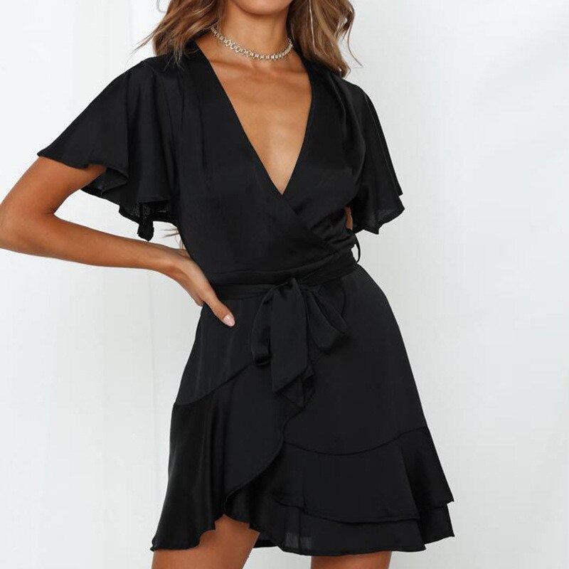 Jinky™ - Fashionable dress with charming ruffles and V-neck
