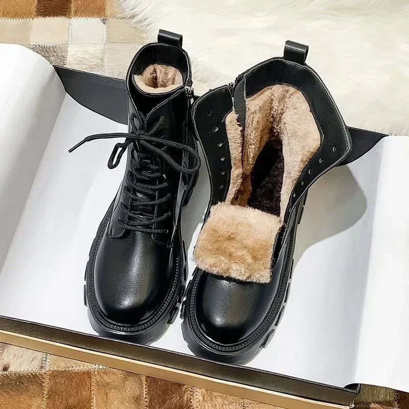 GR | Waterproof lace-up boots with fur lining