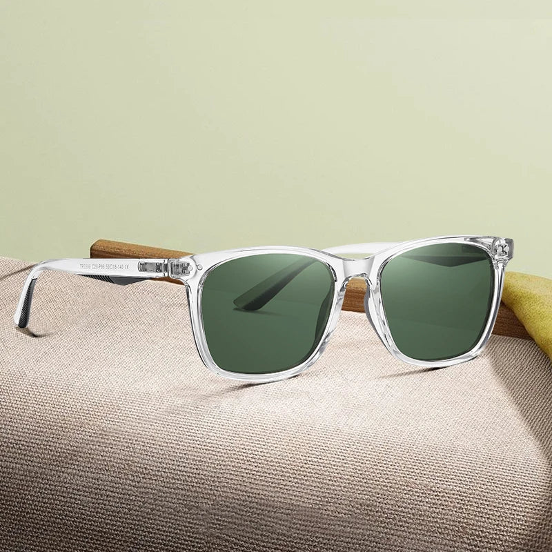 GR | Classic sunglasses with a transparent frame