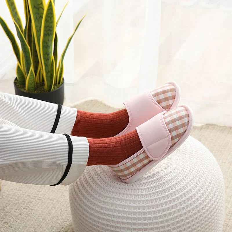 GR | Women's Diabetic Slippers with Adjustable Closure