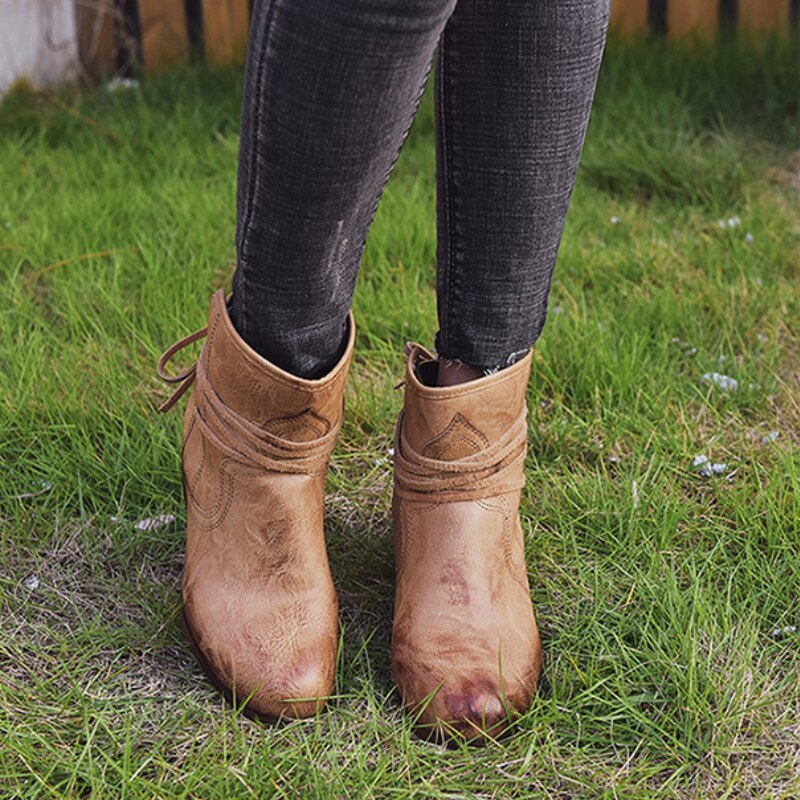 Women's Vintage Lace-Up Boots