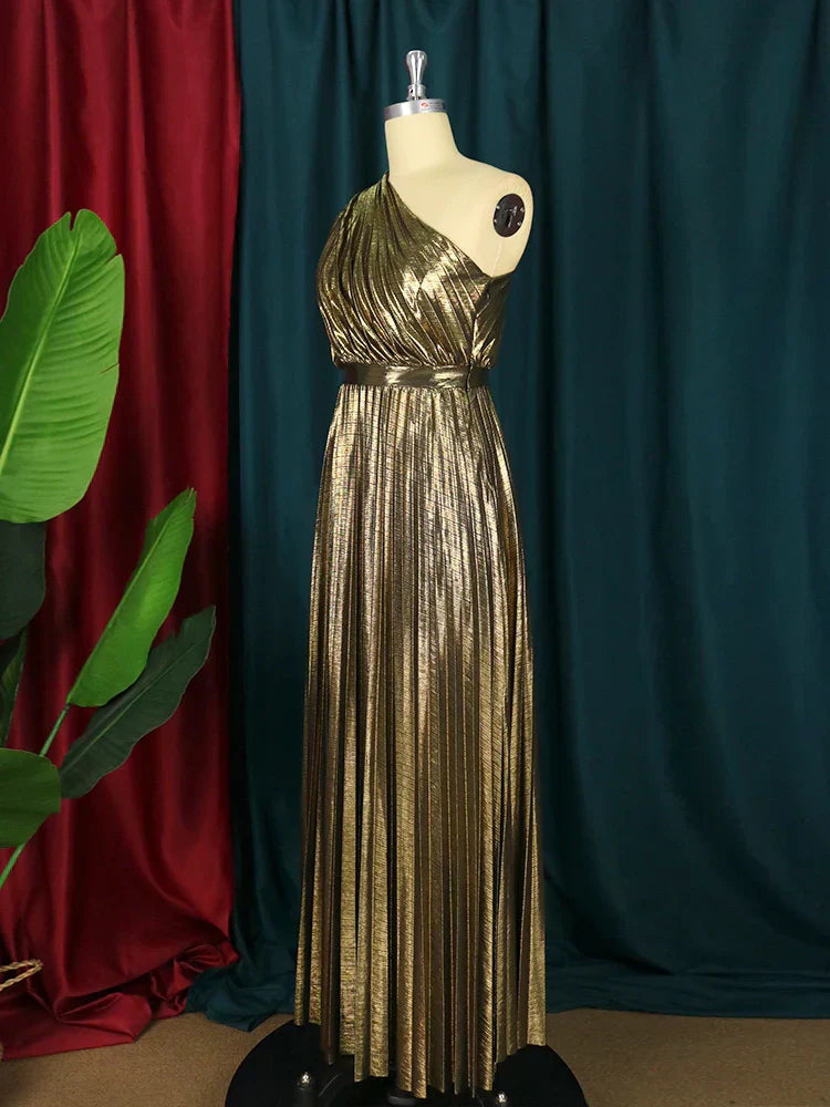GR | Elegant one-shoulder evening dress in metallic look