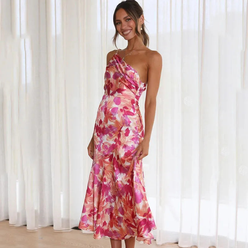 The dress with the off-the-shoulder design 