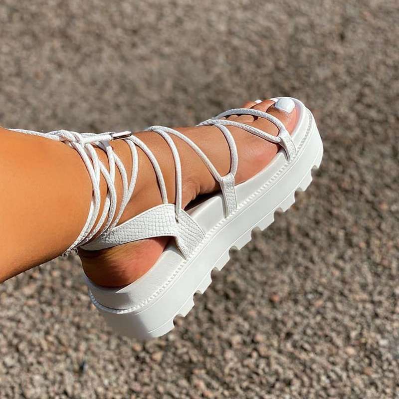 GR | Sandals with straps
