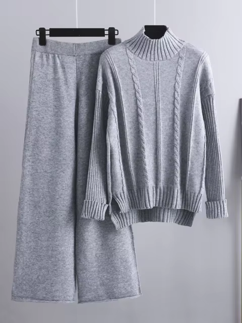GR | Modern, elegant knit two-piece set