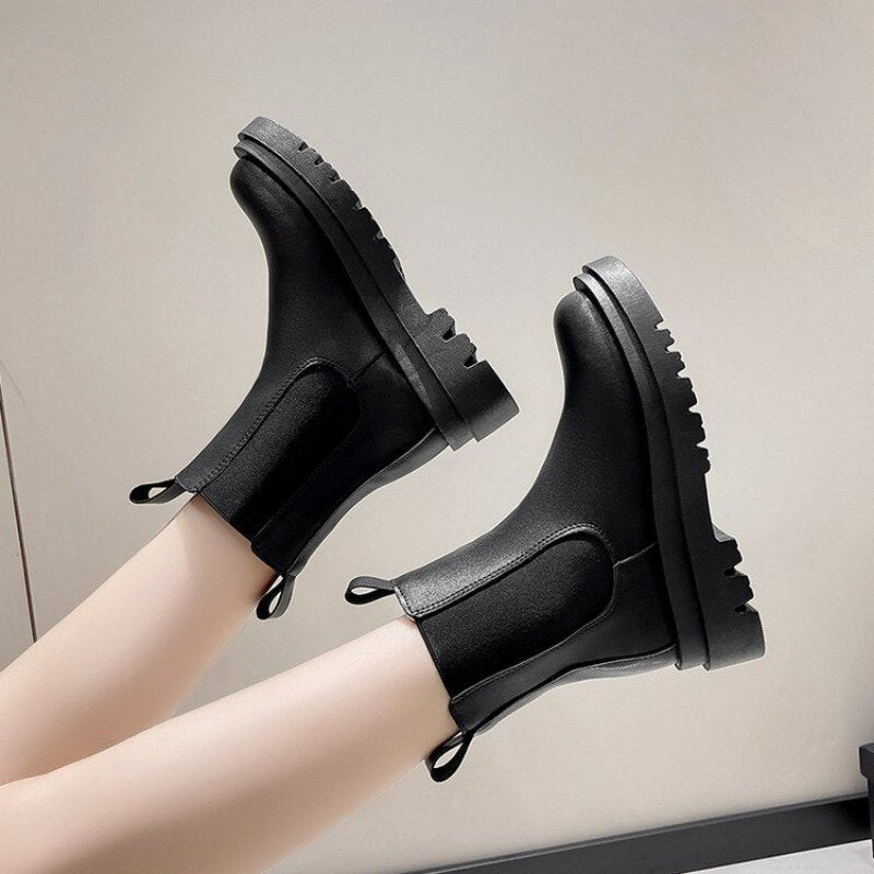 GR Women's Knight Boots - Knee-high retro-style boots with a sturdy heel
