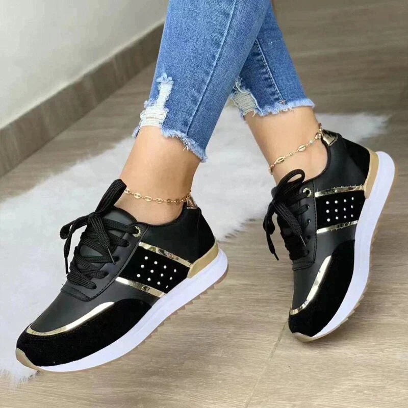 Sports shoes for women