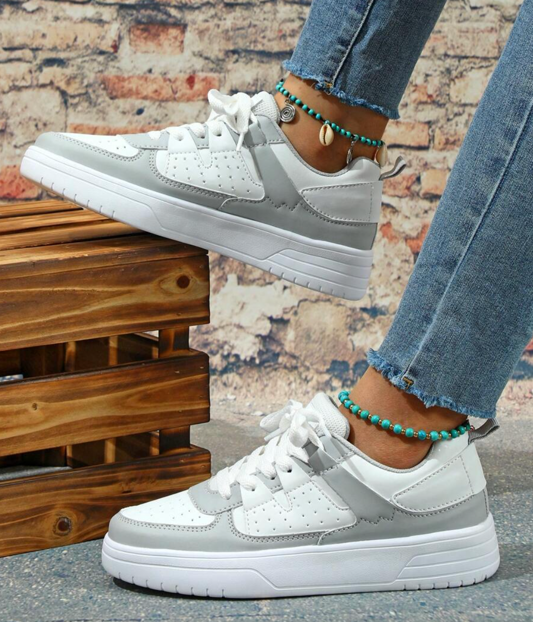 GR | Colorful lace-up shoes for women