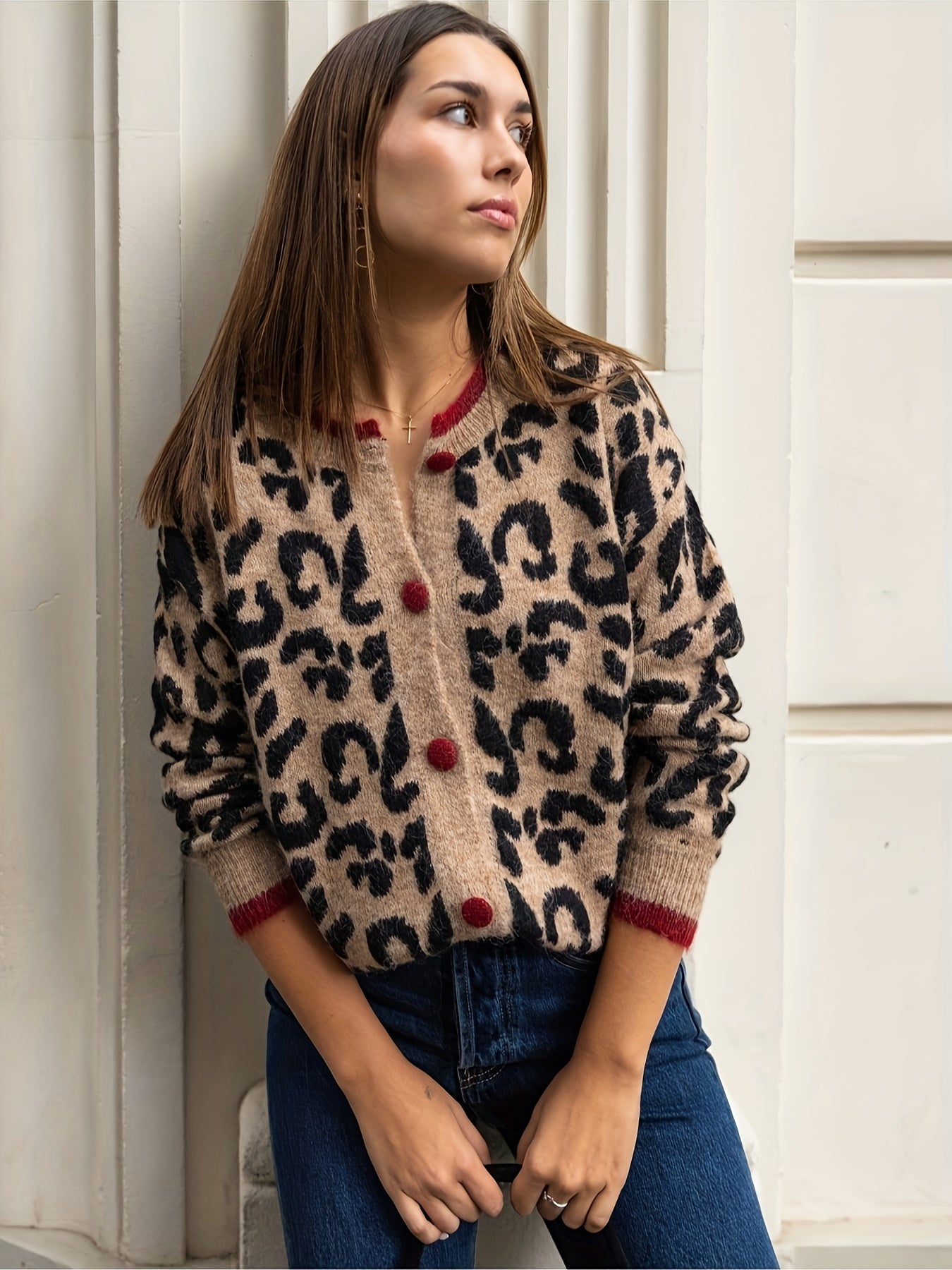 GR | Stylish leopard print cardigan with button closure