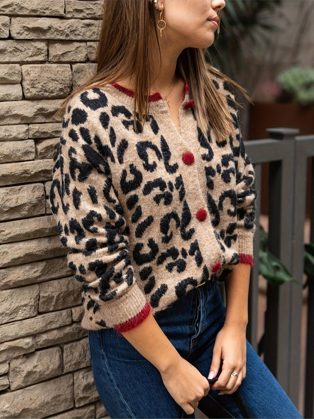 GR | Stylish leopard print cardigan with button closure