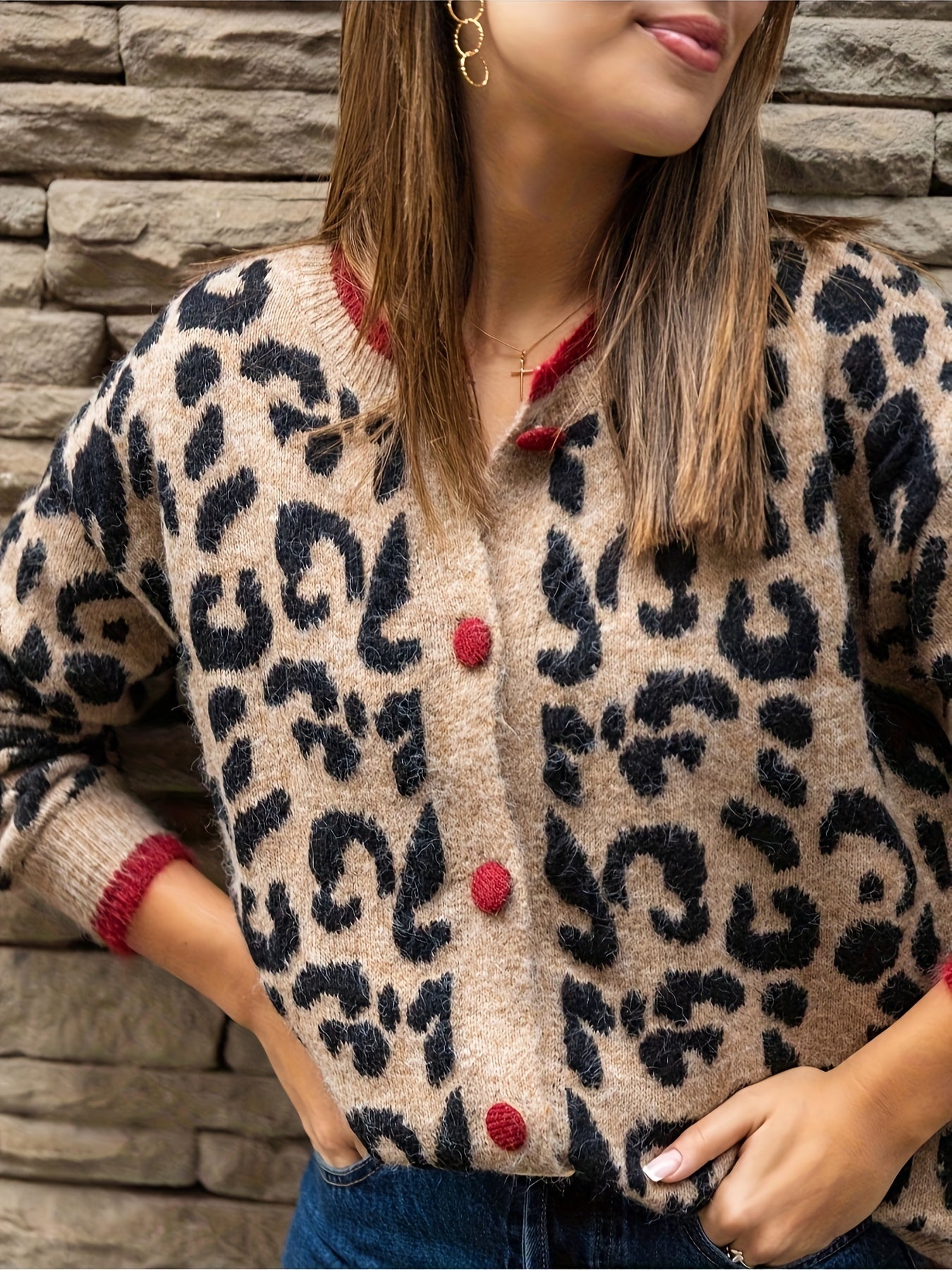 GR | Stylish leopard print cardigan with button closure