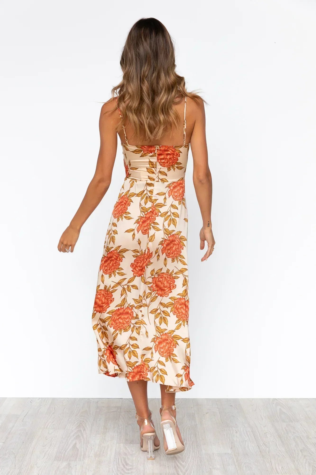 GR | Cocktail dress with a glamorous look