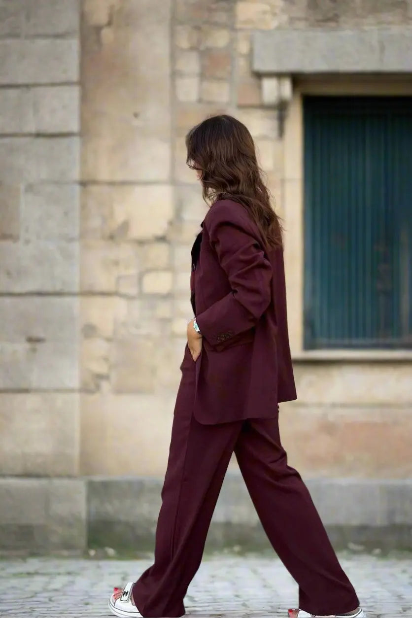 GR | Fashionable two-piece suit. Stylish elegance for every occasion.
