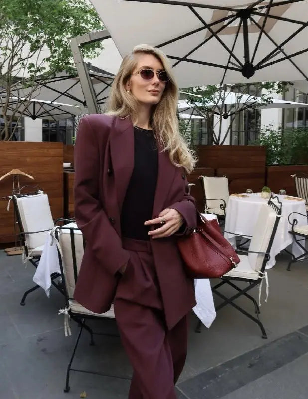 GR | Fashionable two-piece suit. Stylish elegance for every occasion.