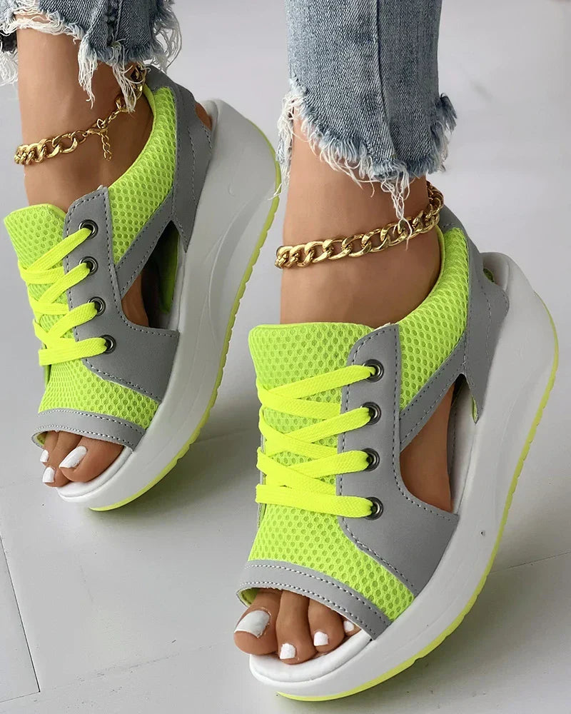 GR - Orthopedic muffin sandals with cutout and lacing