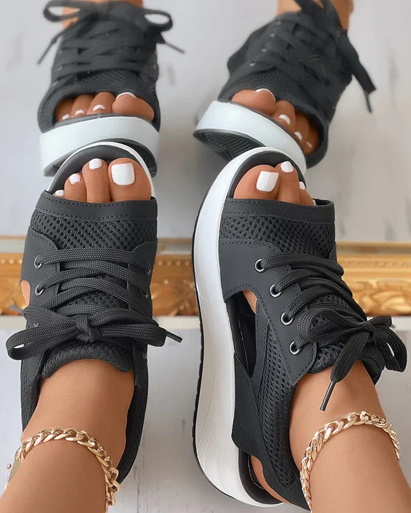 GR - Orthopedic muffin sandals with cutout and lacing