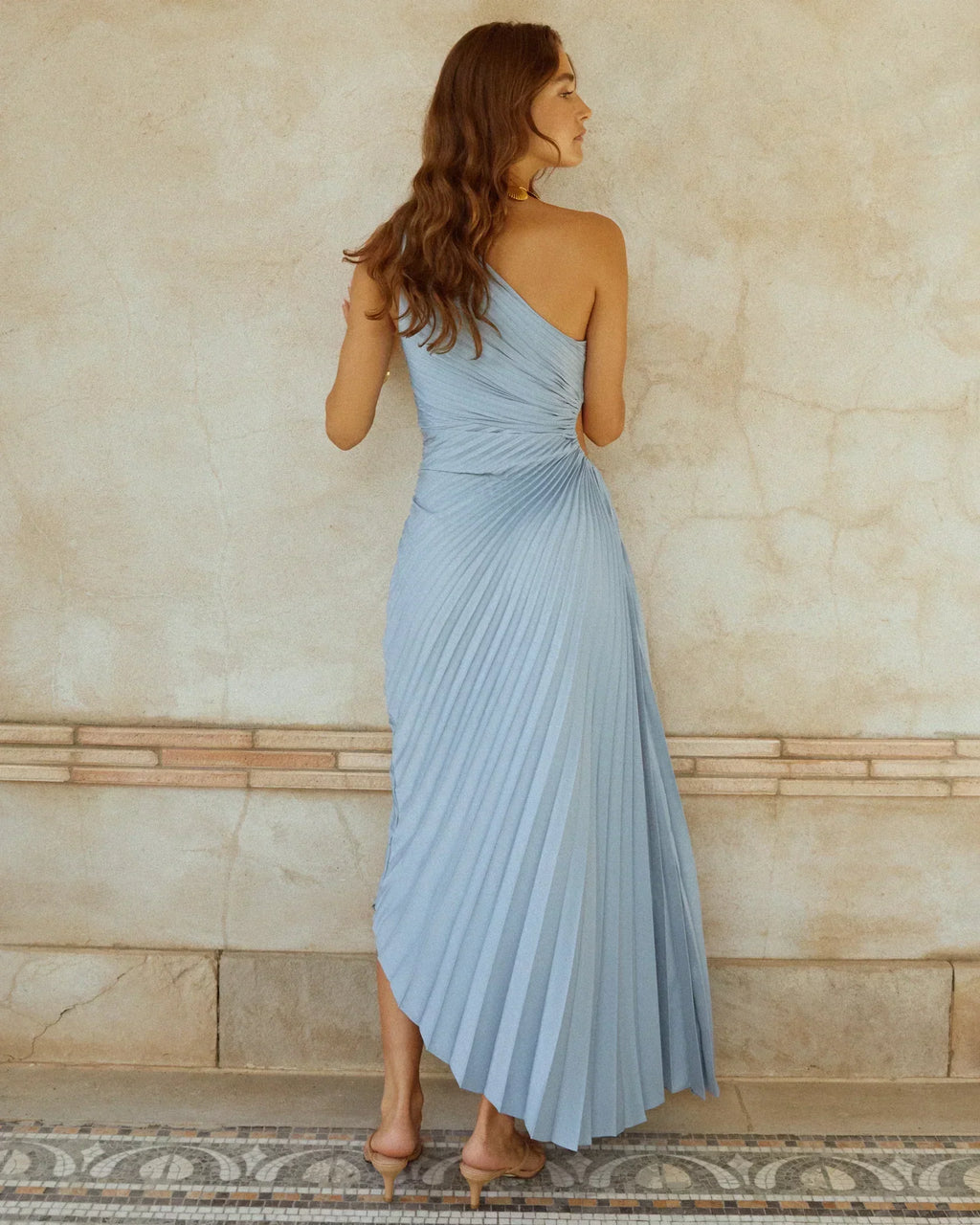 GR | One Shoulder Plissee Midi Kleid