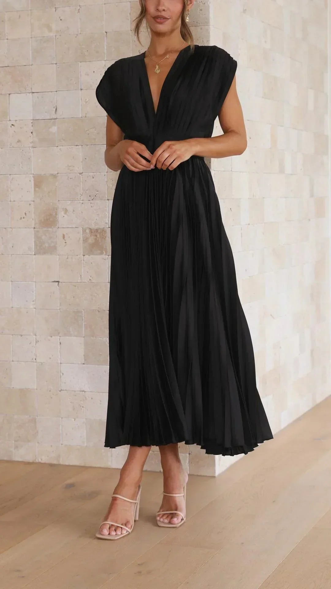 GR | Electrically Pleated, Elegant Sleeveless Dress