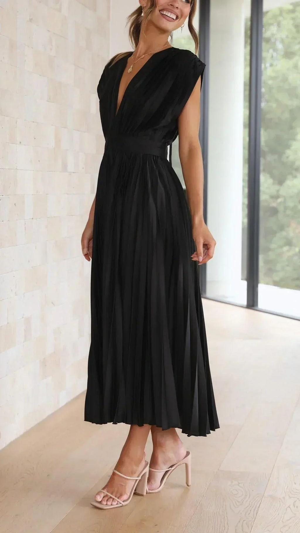 GR | Electrically Pleated, Elegant Sleeveless Dress