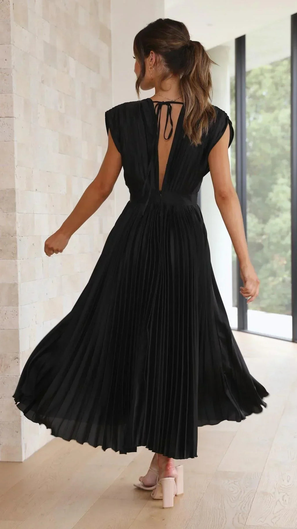 GR | Electrically Pleated, Elegant Sleeveless Dress