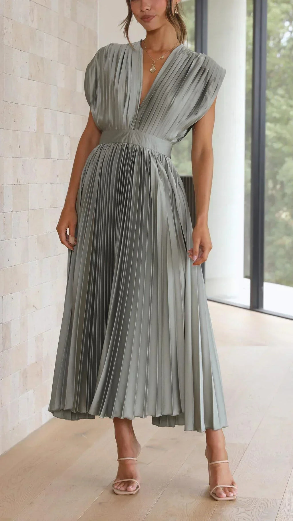 GR | Electrically Pleated, Elegant Sleeveless Dress