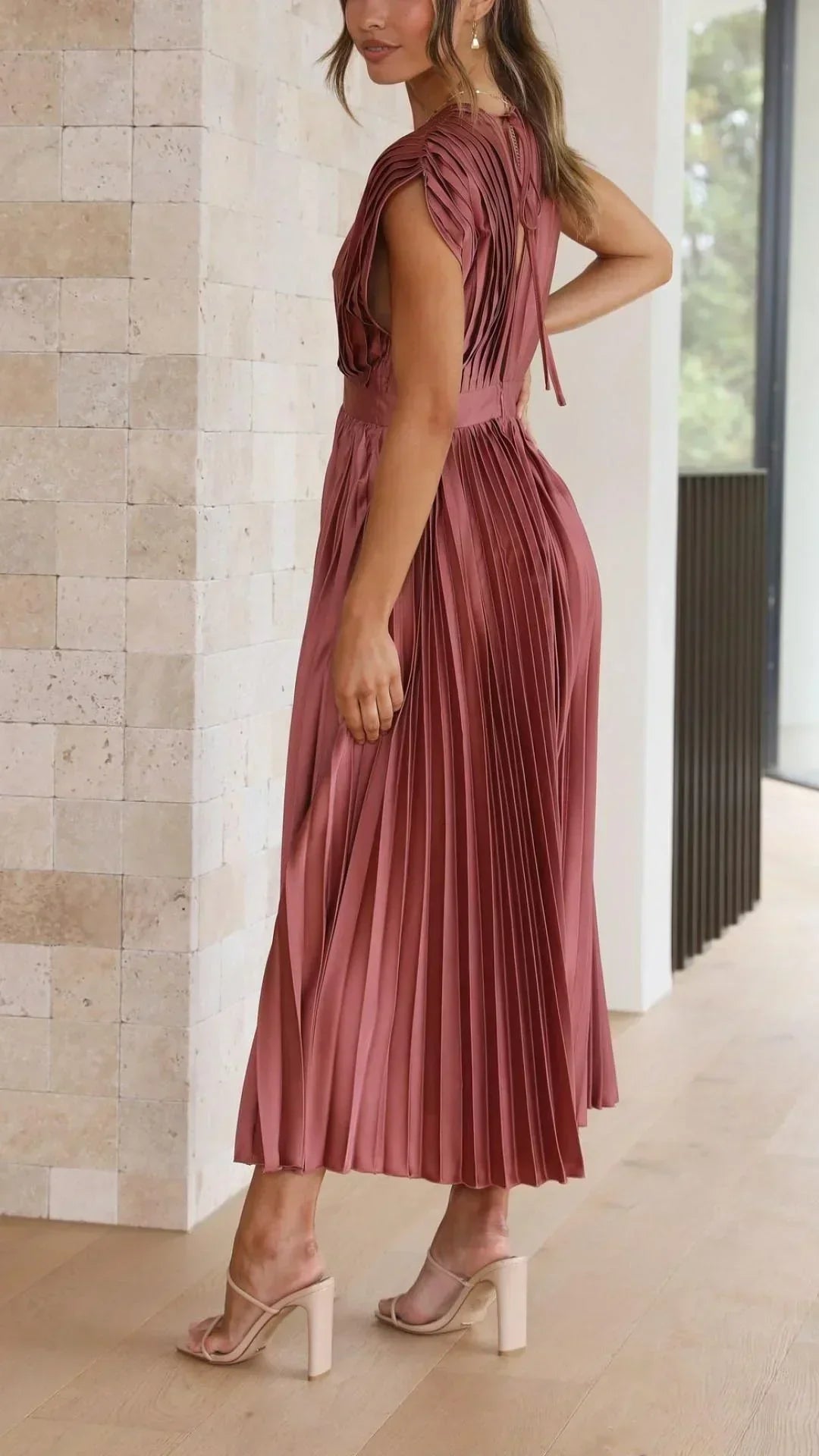 GR | Electrically Pleated, Elegant Sleeveless Dress