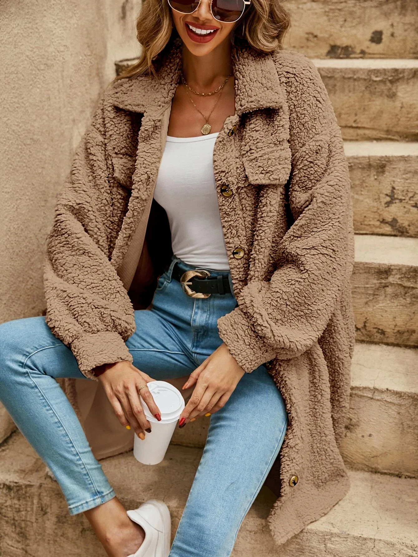 GR - Women's button-up coat with eye-catching buttons