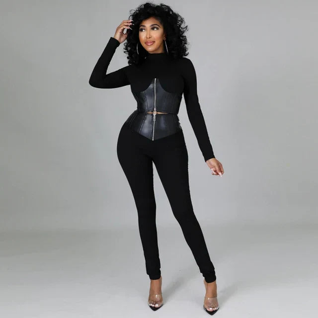 GR | Two-piece set with short faux leather corset and high-waisted trousers