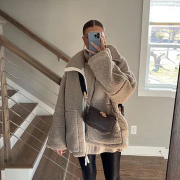 GR - Fluffy teddy jacket with contrasting details