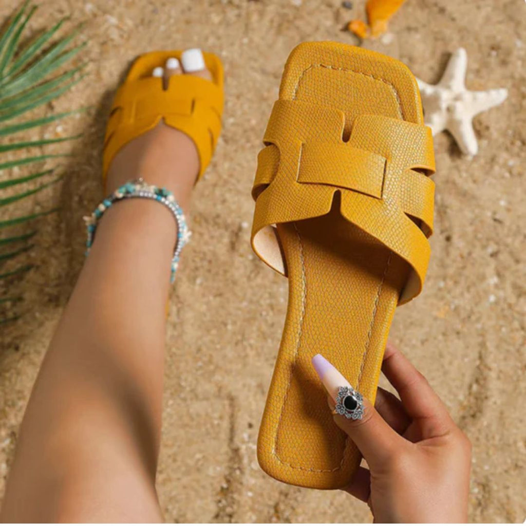 GR | Stylish and versatile sandals for summer