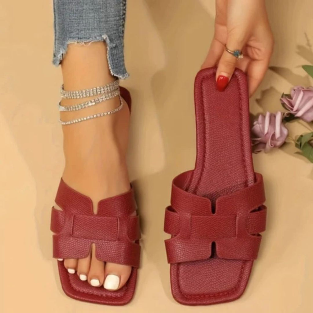 GR | Stylish and versatile sandals for summer