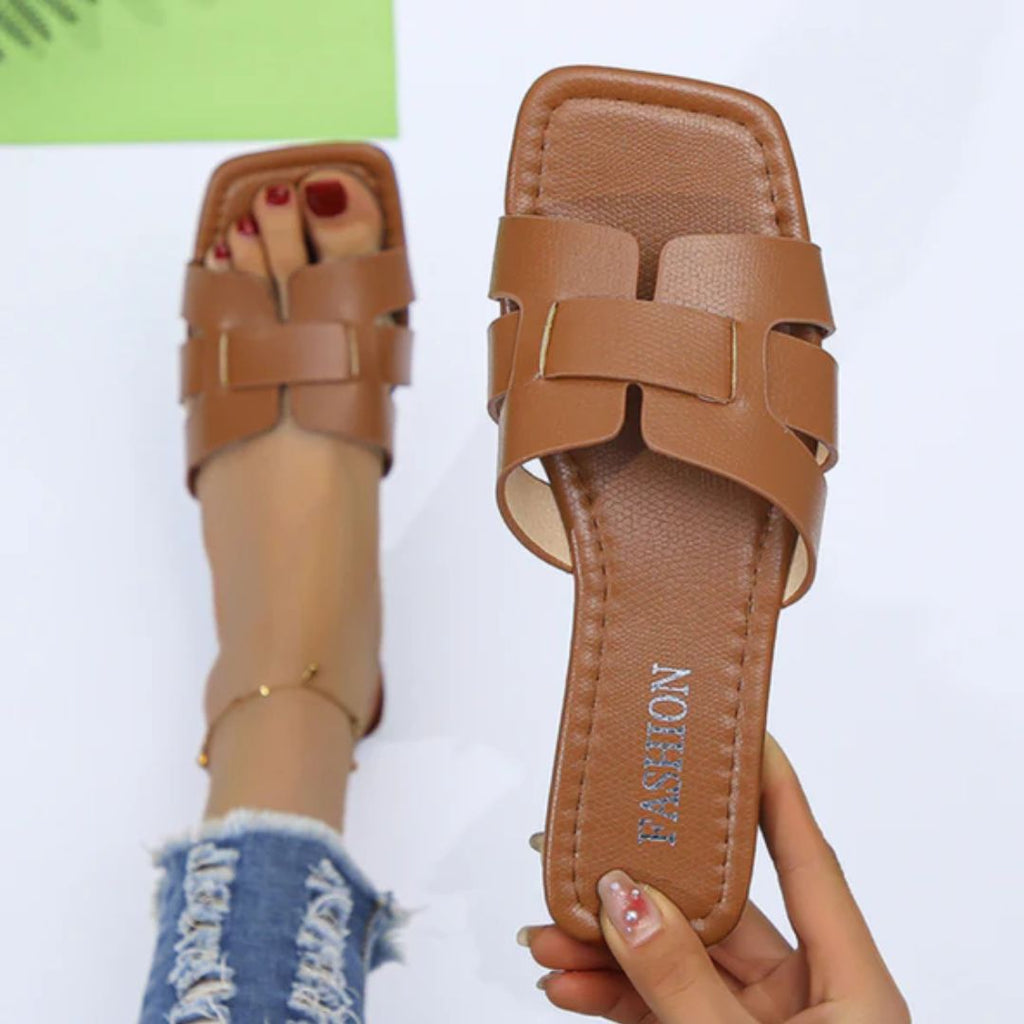 GR | Stylish and versatile sandals for summer