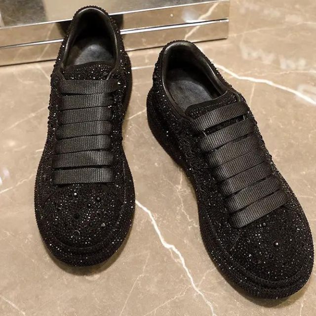 GR | Luxury sports shoes with crystals
